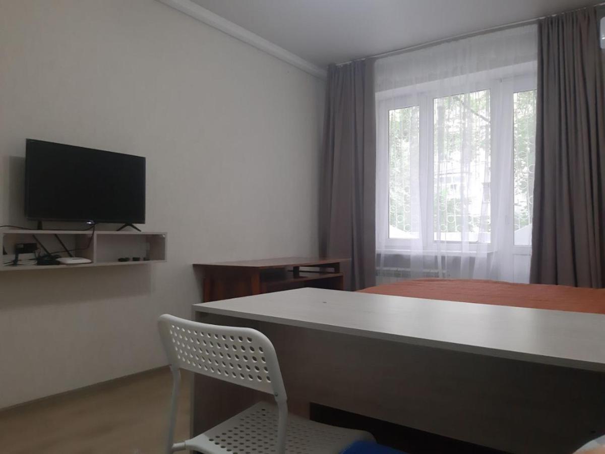 Apartamento Aura On Sydykova Street 290 Bishkek Exterior foto