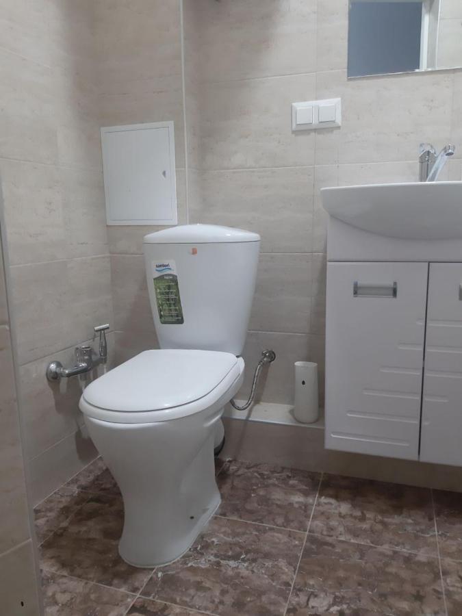 Apartamento Aura On Sydykova Street 290 Bishkek Exterior foto