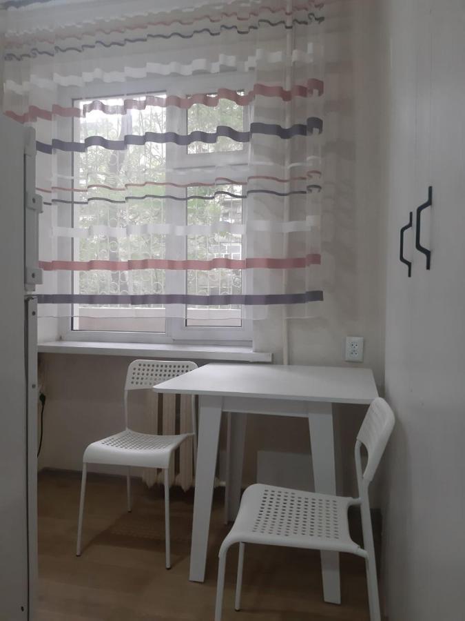 Apartamento Aura On Sydykova Street 290 Bishkek Exterior foto